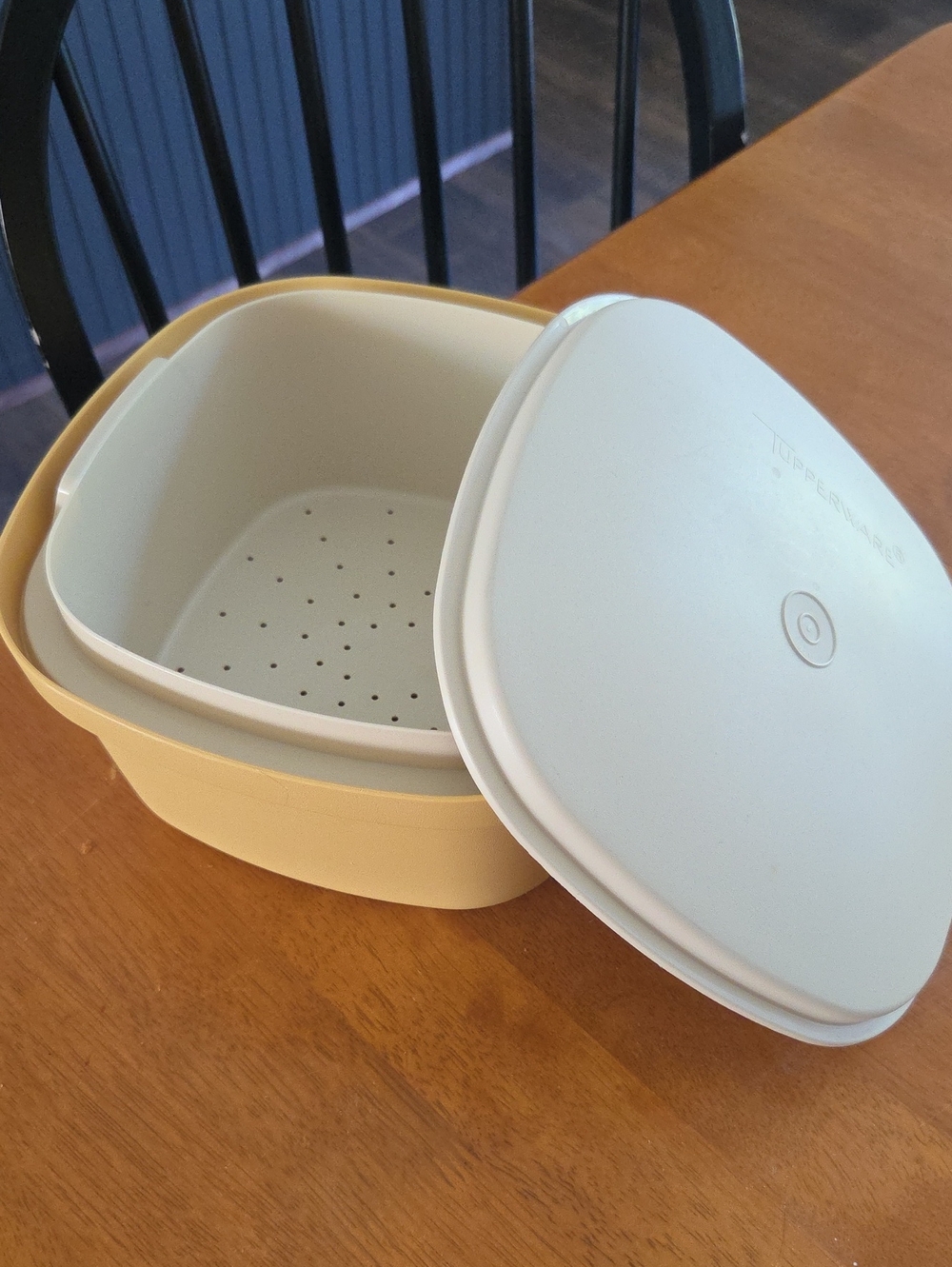 Tupperware Harvest Gold & Cream Microwave Steam And Store